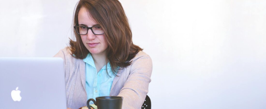 Escribir emails profesionales con prompts en español