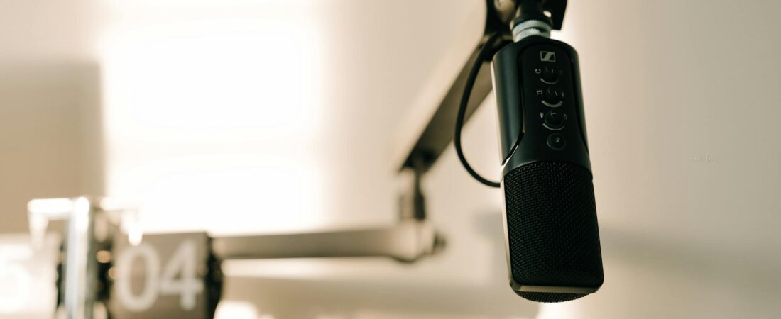 Crear guiones de podcast con IA: prompts efectivos