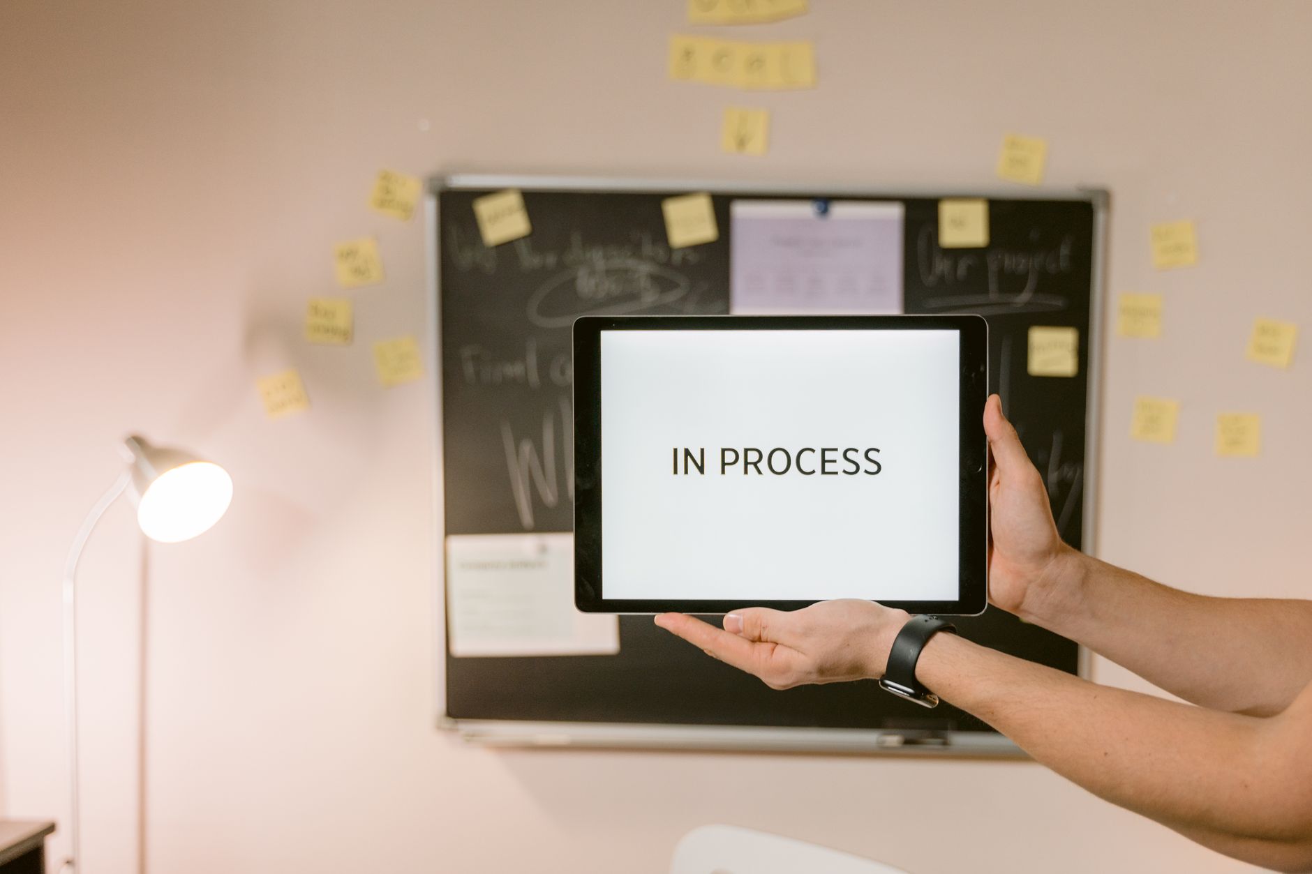 Crear workflows automatizados con IA: Guía práctica para profesionales