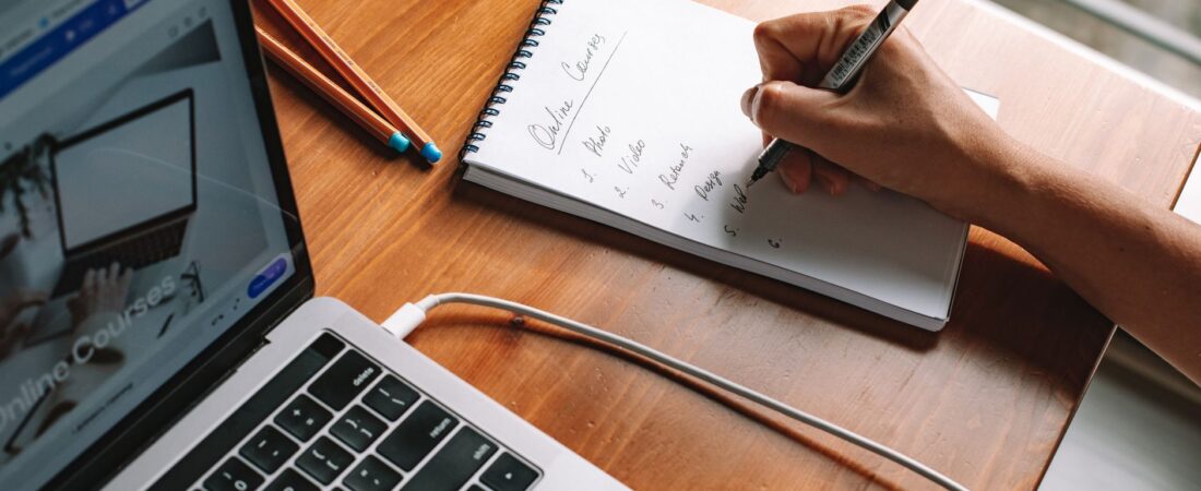 Crear curso online completo con mega prompt