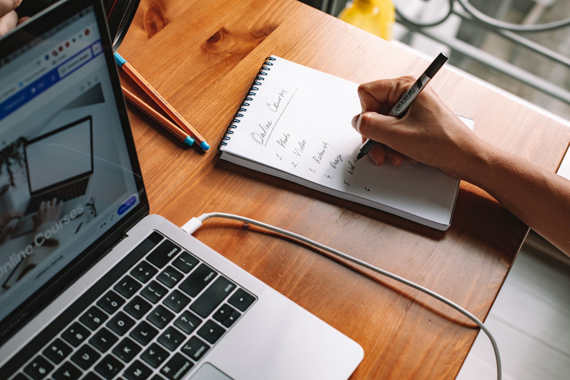 Crear curso online completo con mega prompt