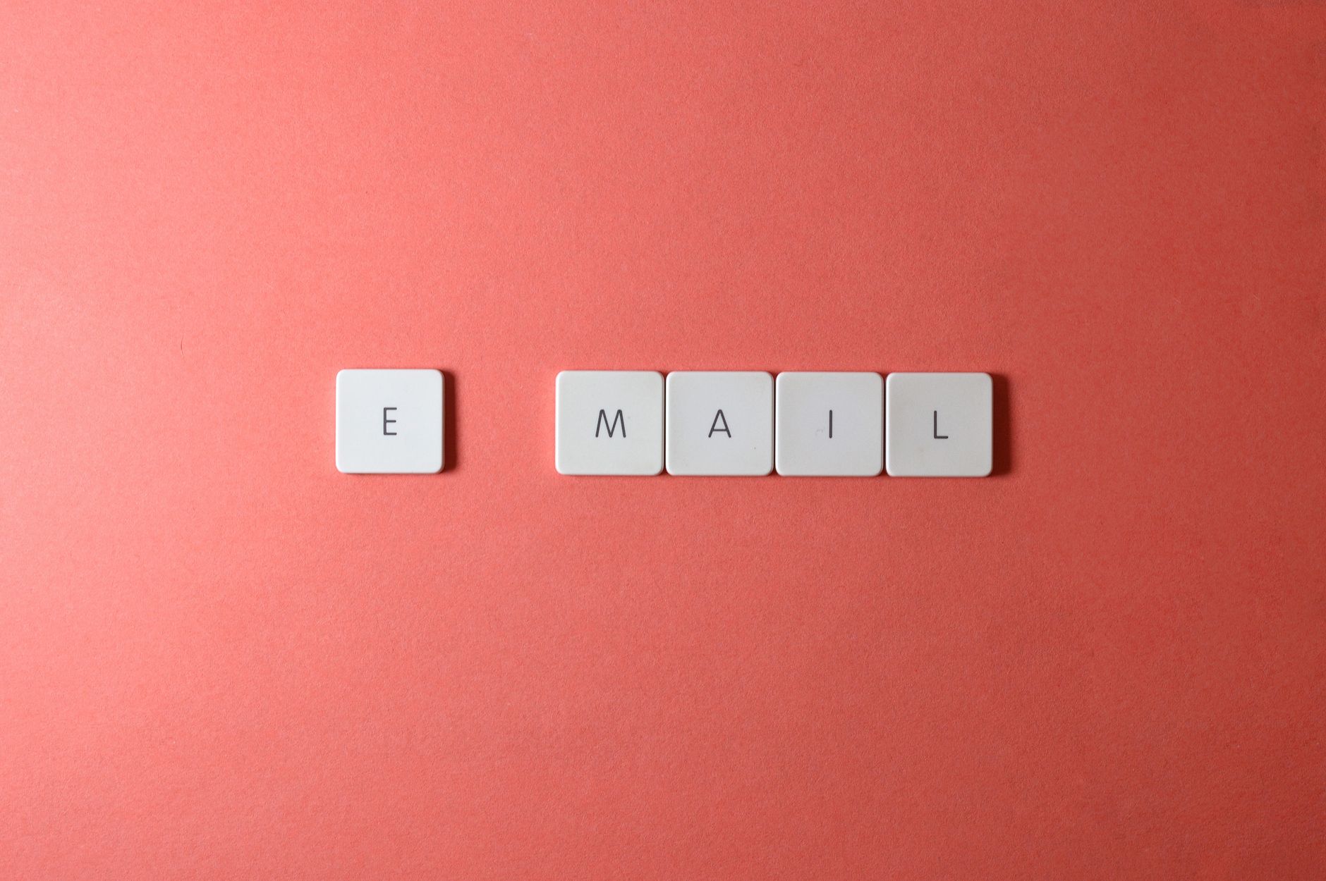 El truco de los expertos para crear prompts que escriban emails profesionales en español